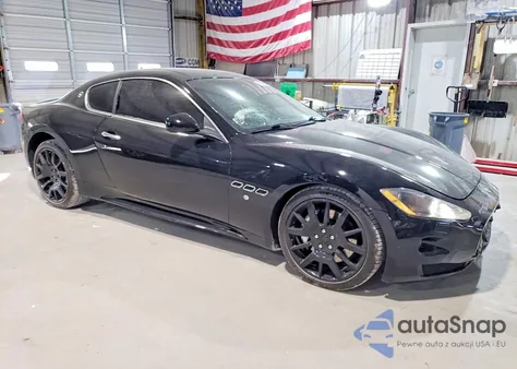 2010 Maserati Granturism z USA, uszkodzony, nr VIN ZAM45KLA0A0049599